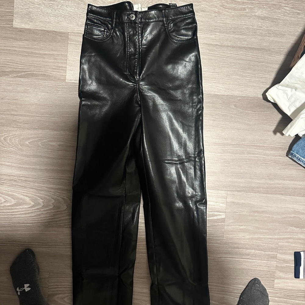 Aritzia Melinda Pants- size 6- black